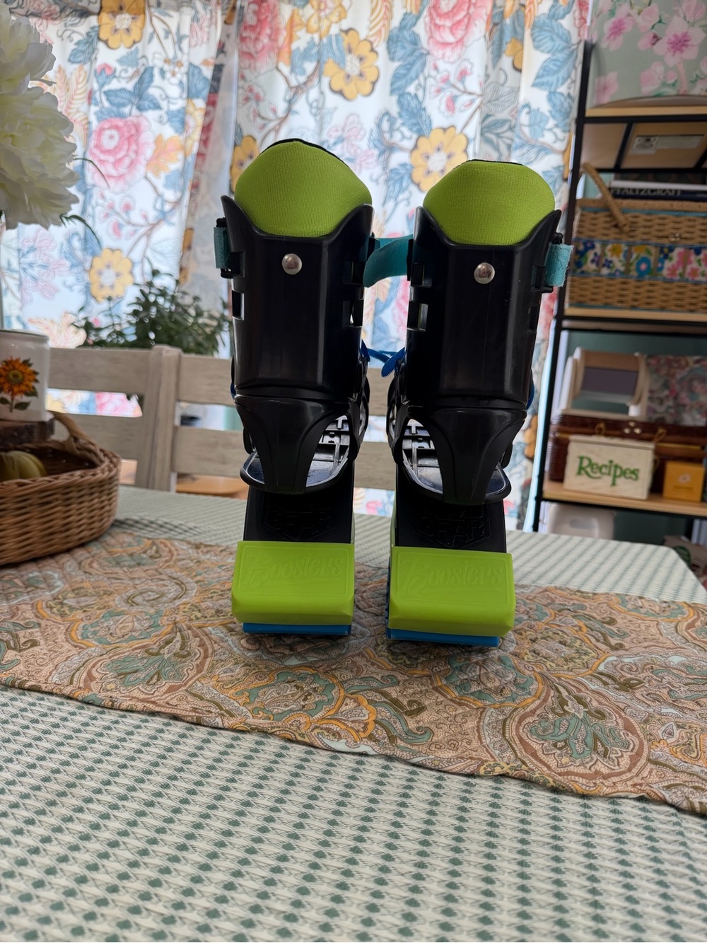 Madd Gear Boosters Bouncing Boots, Blue Rubber Soles Size 3-6 Youth - Picture 6 of 16
